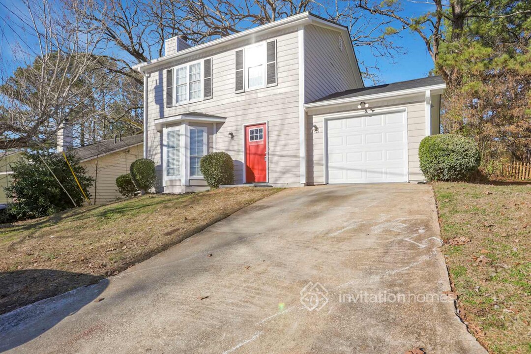 5038 Donnell Way in Decatur, GA - Foto de edificio