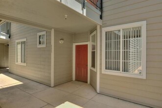 250 Santa Fe Terrace in Sunnyvale, CA - Building Photo - Building Photo