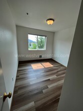 Broadway Apartments in Bellingham, WA - Building Photo - Building Photo