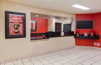 Furnished Studio-Raleigh - North Raleigh in Raleigh, NC - Foto de edificio - Building Photo