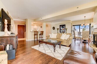 100 W Harbor Dr in San Diego, CA - Building Photo - Building Photo