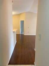2317 Vicente Ct, Unit 311 in Columbus, OH - Foto de edificio - Building Photo