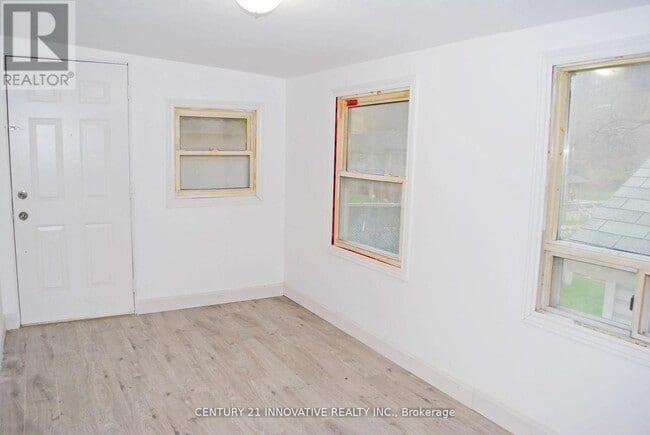 42 St Dunstan Dr in Toronto, ON - Building Photo - Building Photo