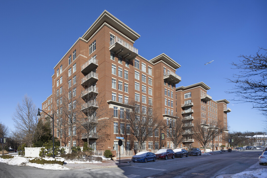 Elan East Market Condominiums in Fairfax, VA - Building Photo