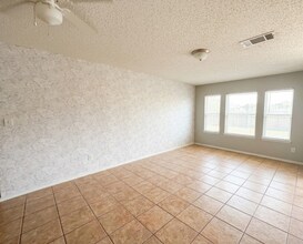 7903 Bramble Bush Dr in Austin, TX - Building Photo - Building Photo