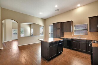 2314 Perkins Crossing Dr in Conroe, TX - Building Photo - Building Photo