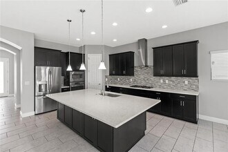 1016 Coretto Ave in Brandon, FL - Foto de edificio - Building Photo