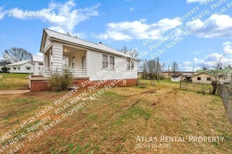 205 Alvin St in Talladega, AL - Building Photo - Building Photo