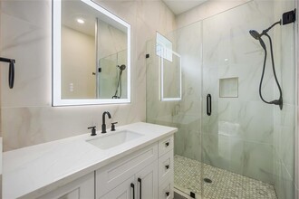 2713 Delano St in Houston, TX - Building Photo - Building Photo