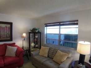 571 Capri L in Delray Beach, FL - Building Photo - Building Photo