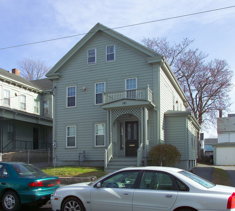 101 Winter St in Fall River, MA - Building Photo