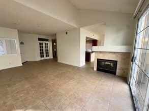 2428 Paseo Circulo in Tustin, CA - Building Photo - Building Photo