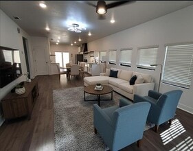 902 Chestnut St in Commerce, TX - Building Photo - Building Photo