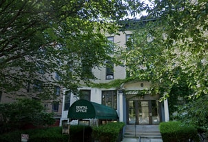 1247 Beacon St, Unit 1A in Brookline, MA - Building Photo