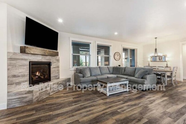 property at 2758 NW 23rd Lp