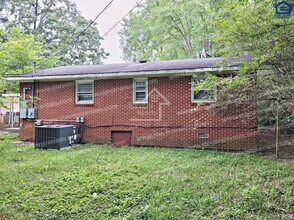 346 W 5th St in Cookeville, TN - Foto de edificio - Building Photo