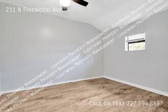 211 N Pinewood Ave in Brandon, FL - Building Photo - Building Photo