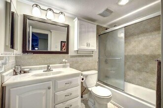221 SE 9th Ave, Unit 108 in Pompano Beach, FL - Building Photo - Building Photo