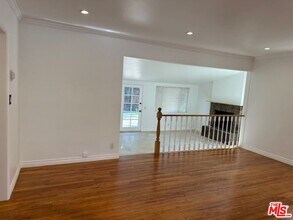 5368 Crebs Ave in Los Angeles, CA - Building Photo - Building Photo