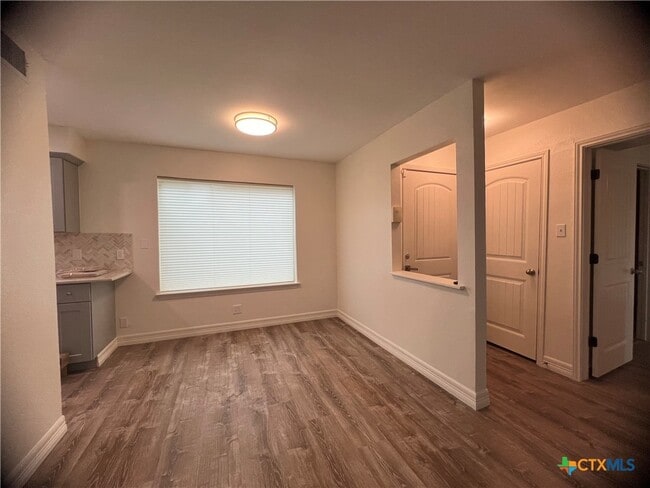 property at 1033 Parkview Dr