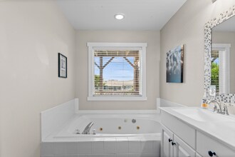 5207 Emerald Dr in Emerald Isle, NC - Building Photo - Building Photo