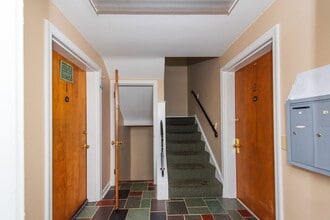 2739 W North Bend Rd in Cincinnati, OH - Building Photo - Building Photo