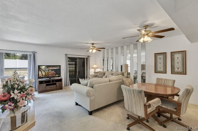 9725 E Goldfinch Ln in Inverness, FL - Building Photo - Building Photo