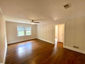 5 Whitsett St in Greenville, SC - Building Photo - Building Photo