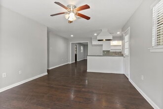 9644 Meadowdale Dr in Baton Rouge, LA - Foto de edificio - Building Photo