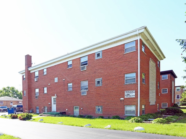 607 S Iowa Ave in Addison, IL - Foto de edificio - Building Photo