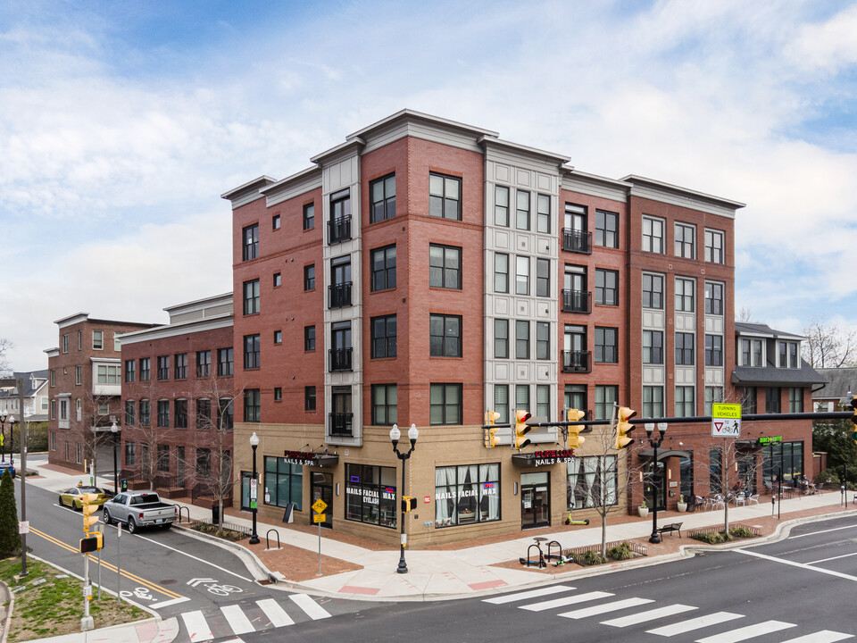 Columbia Place in Arlington, VA - Building Photo