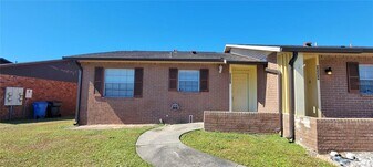 9542 Lake Park Dr in Thonotosassa, FL - Building Photo