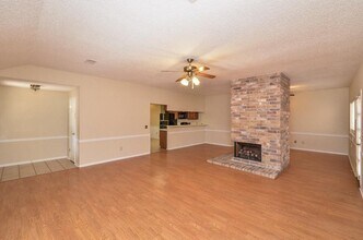 7807 Maple Brook Ln in Houston, TX - Building Photo - Building Photo
