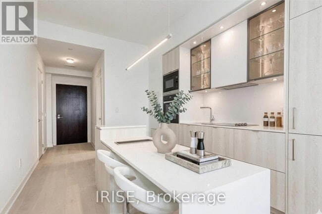 property at 11 Yorkville Ave