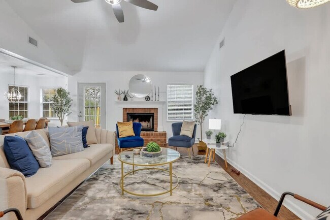 286 Teal Lake Dr