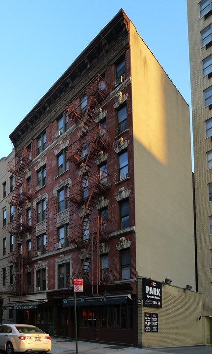 345 E 83rd St in New York, NY - Building Photo