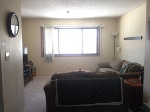 924 Kellogg Ave, Unit #2 in Ames, IA - Building Photo - Building Photo