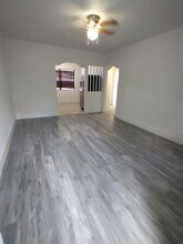 600 SW 9 AVE in Miami, FL - Building Photo - Interior Photo