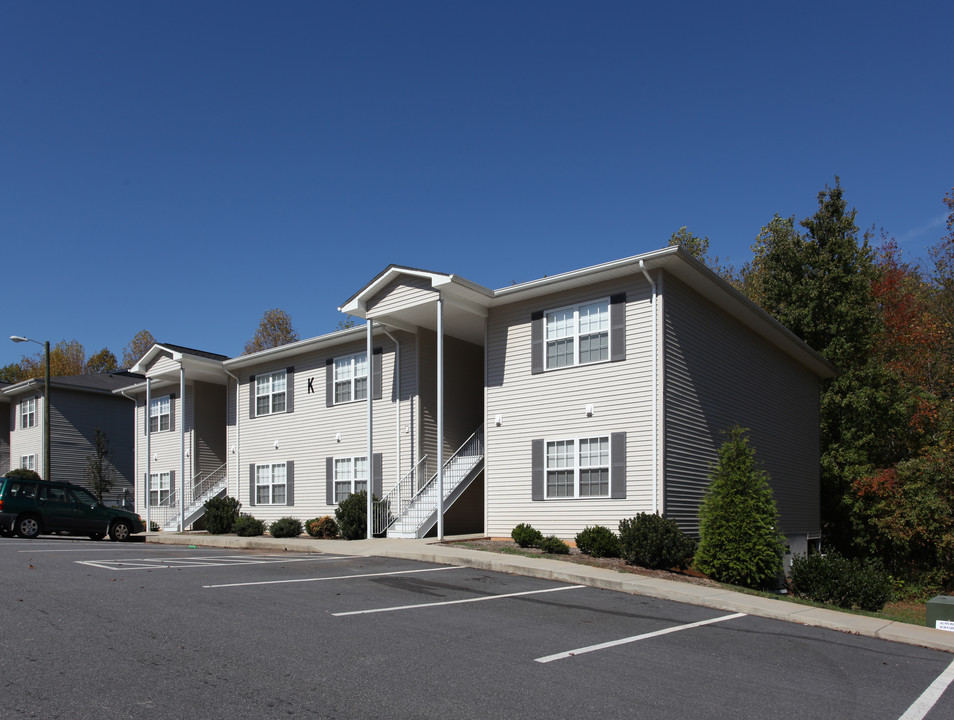 Waterside at Catawba Ridge in Hickory, NC - Building Photo