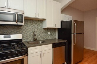 2326 N Rockwell St in Chicago, IL - Building Photo - Building Photo