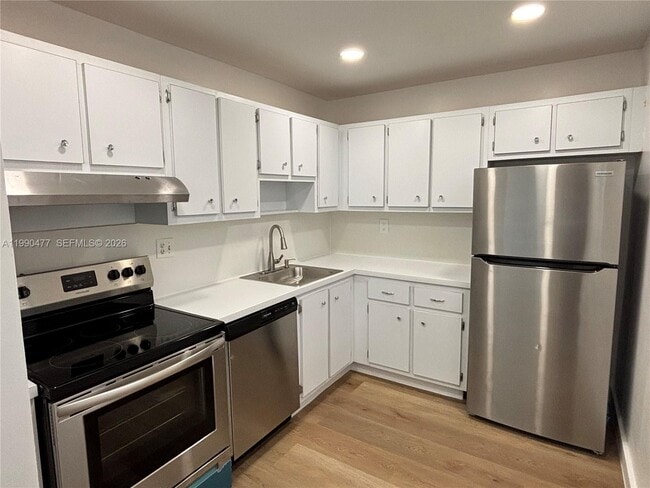 8277 SW 128th St in Miami, FL - Building Photo - Building Photo