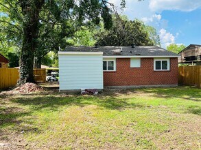 7440 Bomer Dr in Baton Rouge, LA - Building Photo - Building Photo