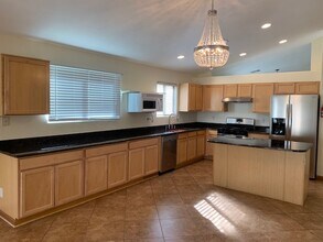 2461 E Stone Stable Dr in Tucson, AZ - Foto de edificio - Building Photo