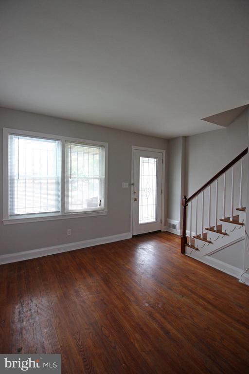 529 Parksley Ave in Baltimore, MD - Building Photo - Building Photo