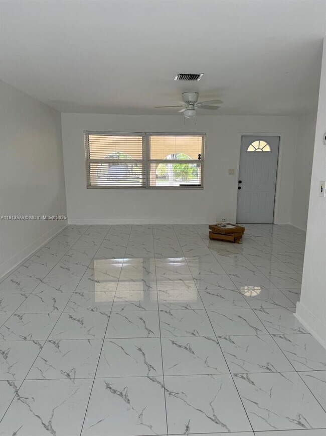 4201 NE 18th Ave in Pompano Beach, FL - Building Photo - Building Photo