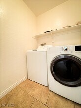 9158 Westchester Hill Ave in Las Vegas, NV - Building Photo - Building Photo