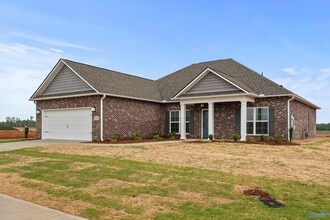 143 Pat Cain Dr in New Market, AL - Building Photo - Building Photo