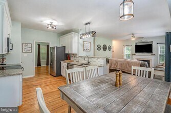 7092 Arrow Wood Dr in Fredericksburg, VA - Foto de edificio - Building Photo