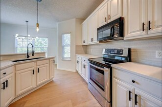 15922 W 91st Terrace in Lenexa, KS - Building Photo - Building Photo