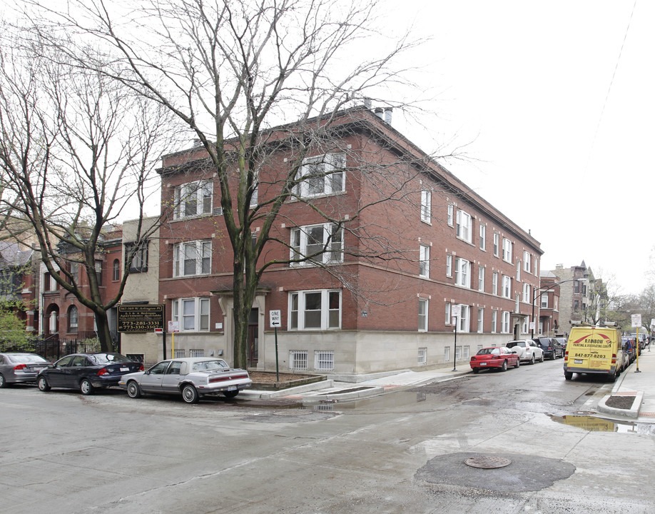 567-569 W Arlington Pl in Chicago, IL - Foto de edificio
